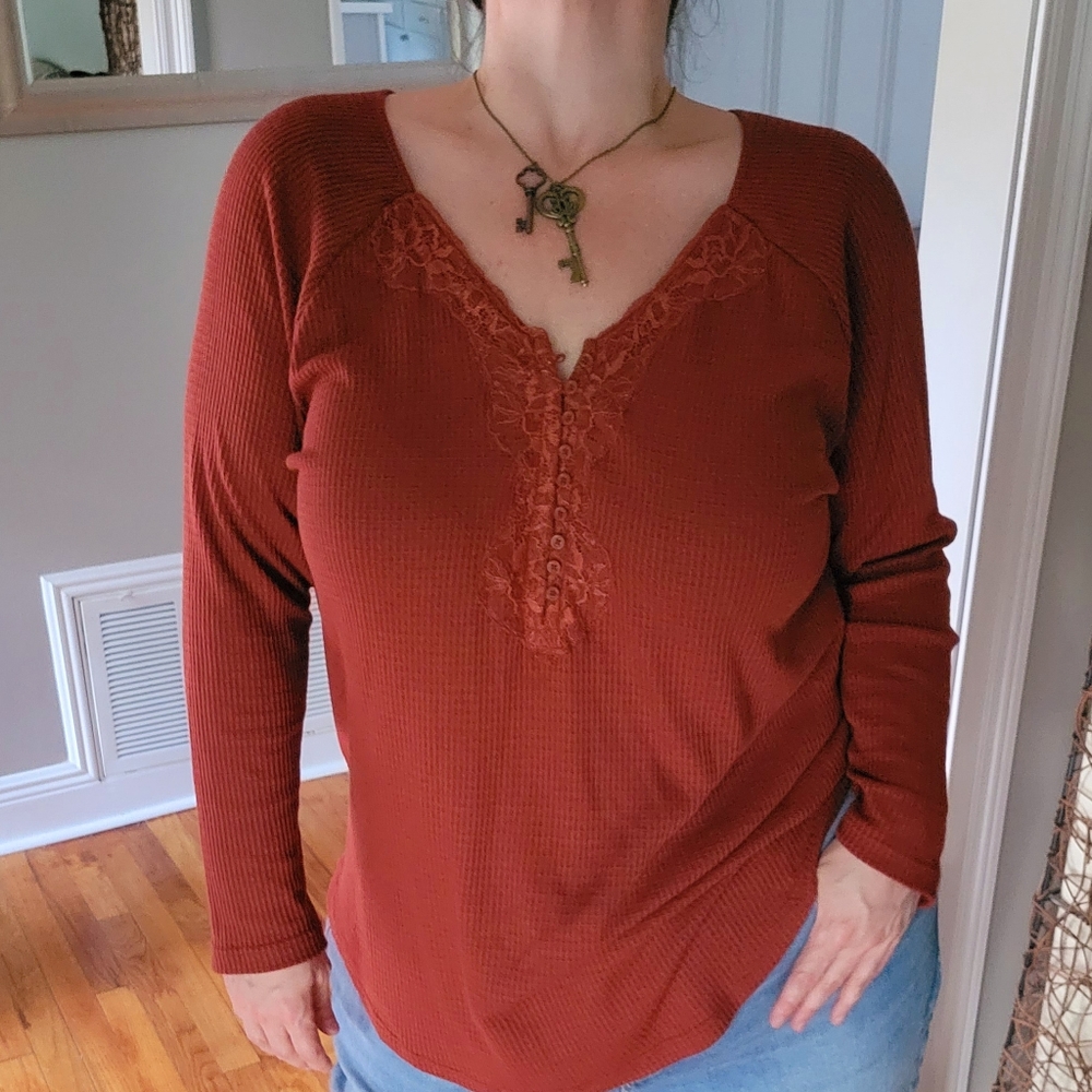 TORRID plus size 3x (22/24) Waffle-Knit Lace Trim Henley Lightweight Sweater Tee